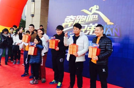 撕名牌游戲大戰13
