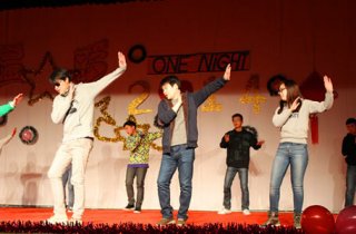 2015超級爆笑公司年會小品《小蘋果》