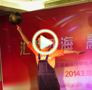 雙人雜技表演 帽子戲法